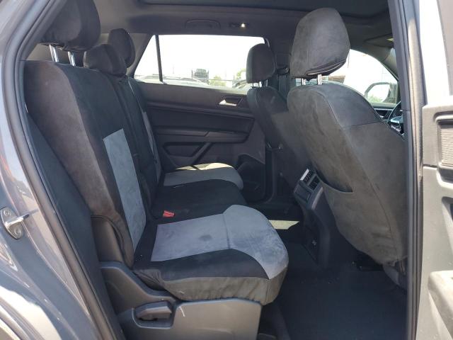 1V26C2CA8LC203639 - 2020 VOLKSWAGEN ATLAS CROS SE Серый фото 11