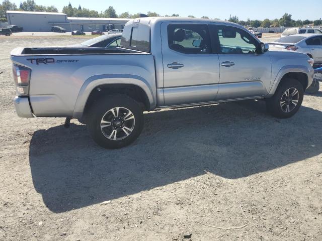 3TMAZ5CN0JM055805 - 2018 TOYOTA TACOMA DOUBLE CAB SILVER photo 3