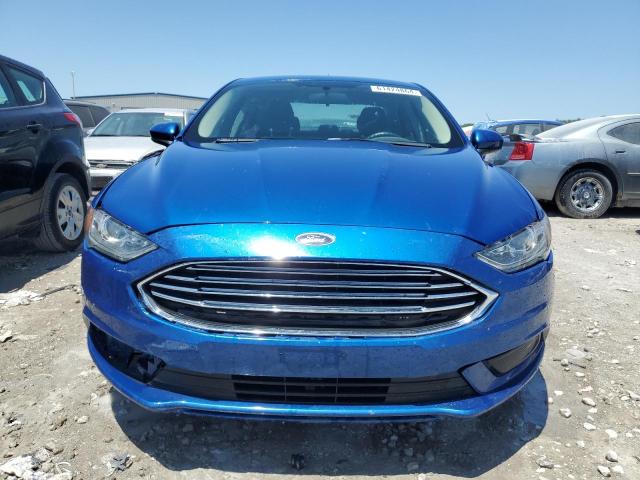 3FA6P0HD6JR261962 - 2018 FORD FUSION SE BLUE photo 5