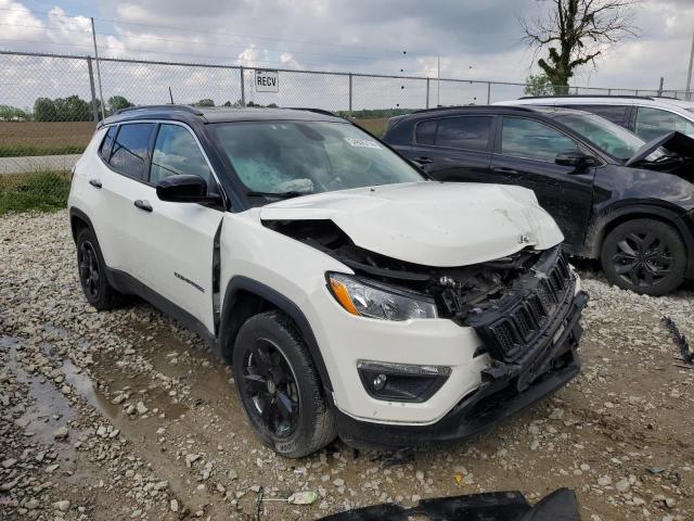 3C4NJDBB7JT343501 - 2018 JEEP COMPASS LATITUDE WHITE photo 4