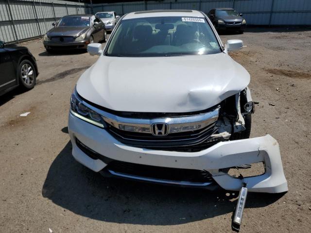 1HGCR2F81HA148869 - 2017 HONDA ACCORD EXL WHITE photo 5