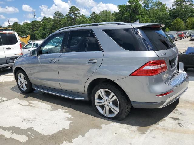 4JGDA5HB6FA581648 - 2015 MERCEDES-BENZ ML 350 4MATIC GRAY photo 2