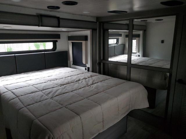 4YDF31220M4704670 - 2021 KEYSTONE MONTANA CREAM photo 9