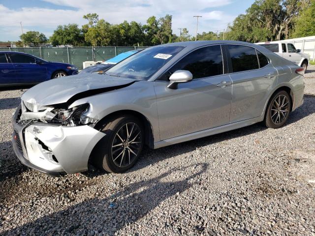 4T1G11AKXMU518824 - 2021 TOYOTA CAMRY SE SILVER photo 1