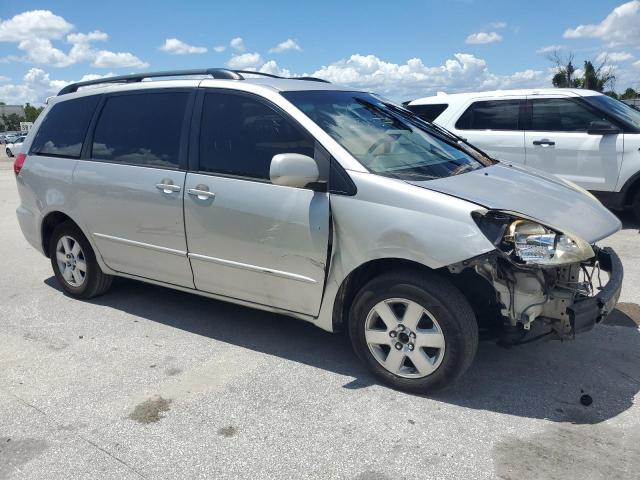 5TDBA22C94S007671 - 2004 TOYOTA SIENNA XLE SILVER photo 4