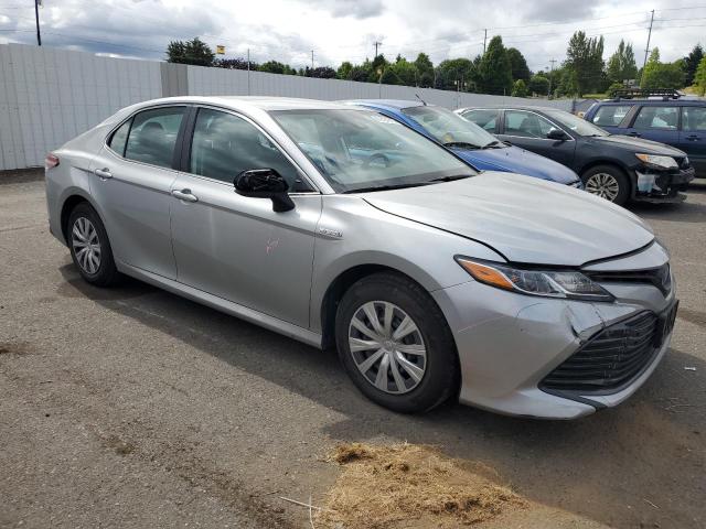 4T1C31AK7LU019406 - 2020 TOYOTA CAMRY LE SILVER photo 4