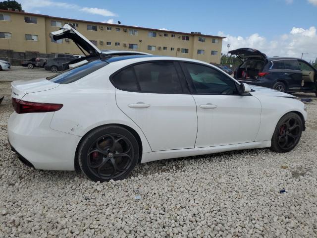 ZARFAMBNXK7600497 - 2019 ALFA ROMEO GIULIA TI WHITE photo 3