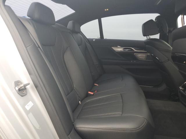 WBA7E2C51KB217984 - 2019 BMW 740 I SILVER photo 10