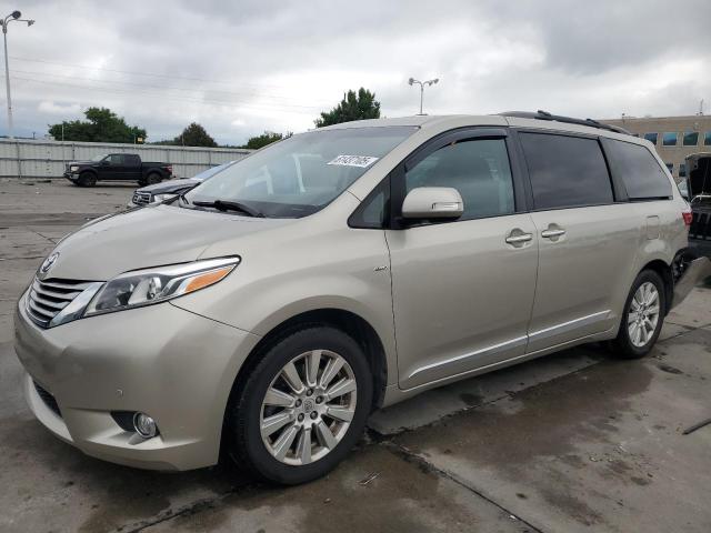 2017 TOYOTA SIENNA XLE, null