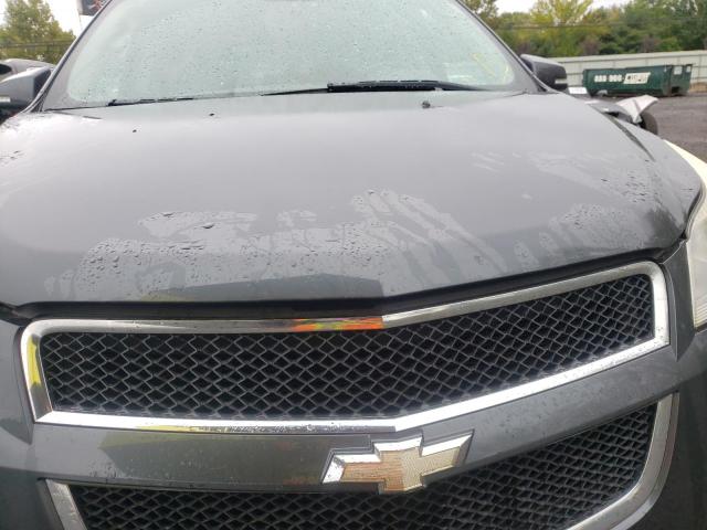 1GNKVGED0BJ246677 - 2011 CHEVROLET TRAVERSE LT GRAY photo 7