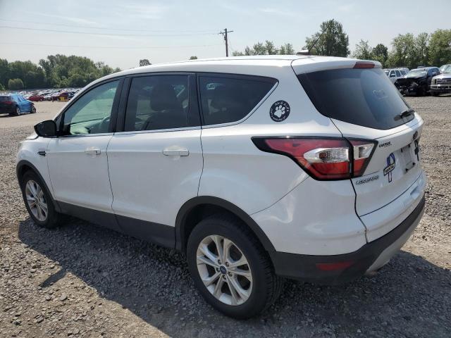 1FMCU9GD5HUD12877 - 2017 FORD ESCAPE SE WHITE photo 2