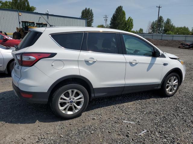 1FMCU9GD5HUD12877 - 2017 FORD ESCAPE SE WHITE photo 3