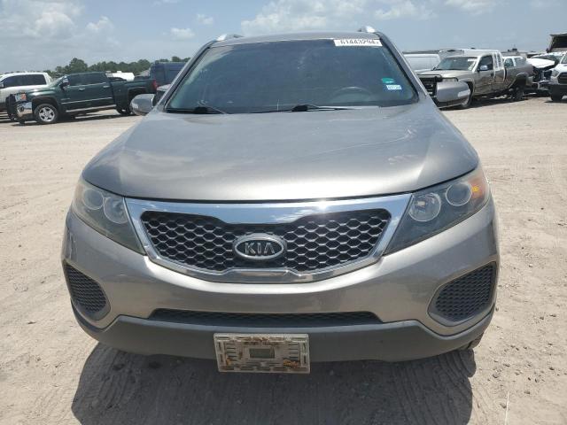 5XYKT4A22CG251219 - 2012 KIA SORENTO BASE GRAY photo 5