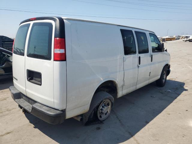 1GCWGAFP8J1337849 - 2018 CHEVROLET EXPRESS G2 WHITE photo 3