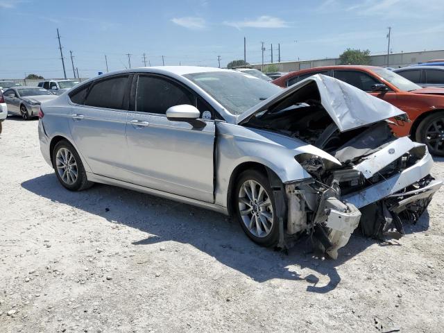 3FA6P0HD5HR397722 - 2017 FORD FUSION SE SILVER photo 4