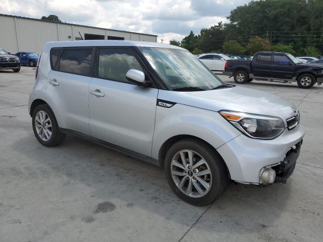 KNDJP3A50J7538458 - 2018 KIA SOUL + GRAY photo 4