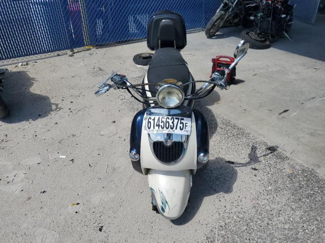 L5YACBPH5P1119226 - 2023 MISC ELEC SCOOT Двухцветный фото 2