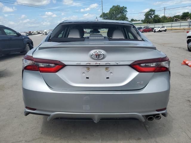 4T1G11AKXPU115866 - 2023 TOYOTA CAMRY SE NIGHT SHADE SILVER photo 6