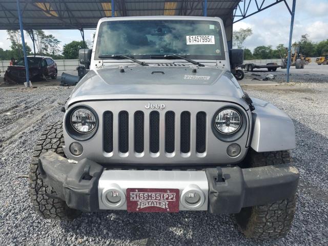 1C4BJWEGXFL578645 - 2015 JEEP WRANGLER U SAHARA SILVER photo 5