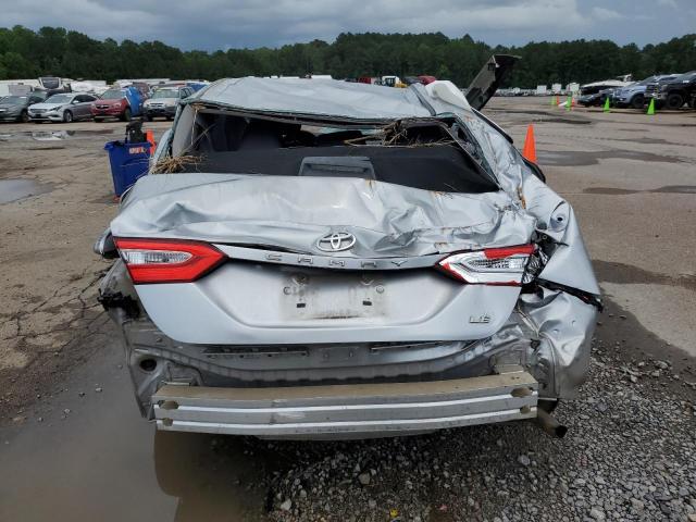 4T1B11HKXJU087896 - 2018 TOYOTA CAMRY L 银色 照片 6