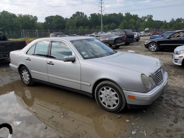 WDBJF25H7XA748535 - 1999 MERCEDES-BENZ E 300TD SILVER photo 4