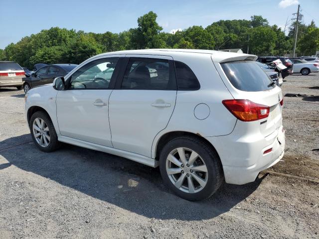 JA4AR4AU4CZ002668 - 2012 MITSUBISHI OUTLANDER SE WHITE photo 2