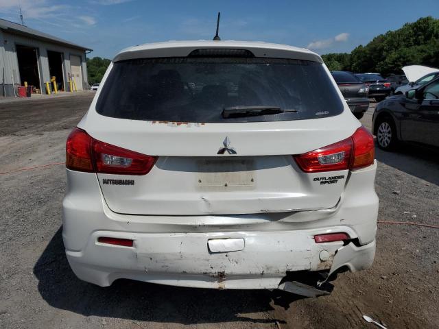 JA4AR4AU4CZ002668 - 2012 MITSUBISHI OUTLANDER SE WHITE photo 6