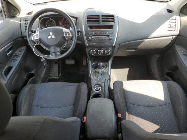 JA4AR4AU4CZ002668 - 2012 MITSUBISHI OUTLANDER SE WHITE photo 8