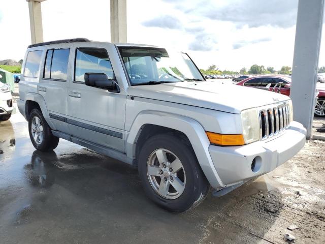 1J8HH48K67C563127 - 2007 JEEP COMMANDER 银色 照片 4