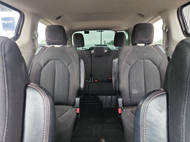 2C4RC1CGXJR305526 - 2018 CHRYSLER PACIFICA LX SILVER photo 10