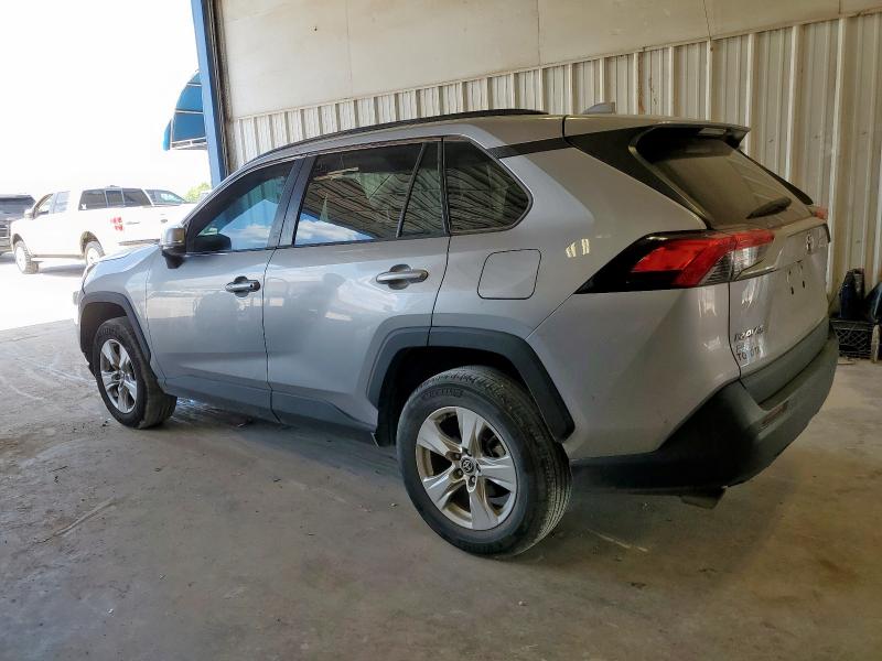 2T3W1RFV5MC110527 - 2021 TOYOTA RAV4 XLE 银色 照片 2