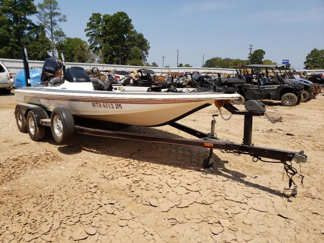 STE46380B101 - 2001 SKEE BOAT TWO TONE photo 1