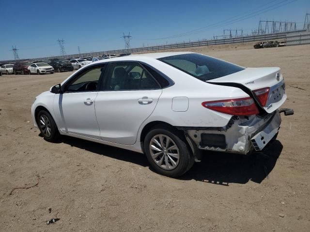 4T1BF1FK7HU355575 - 2017 TOYOTA CAMRY LE WHITE photo 2