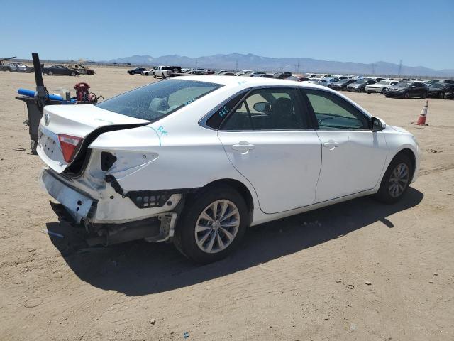 4T1BF1FK7HU355575 - 2017 TOYOTA CAMRY LE WHITE photo 3