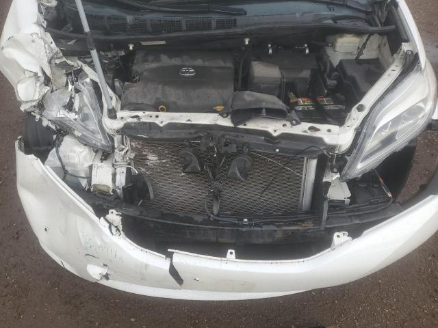 5TDDK3DC0FS101949 - 2015 TOYOTA SIENNA XLE WHITE photo 12
