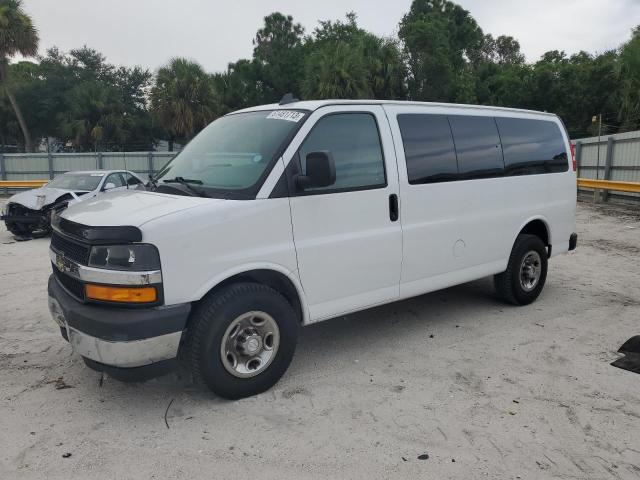 1GAWGFFG3J1325887 - 2018 CHEVROLET EXPRESS G2 LT WHITE photo 1