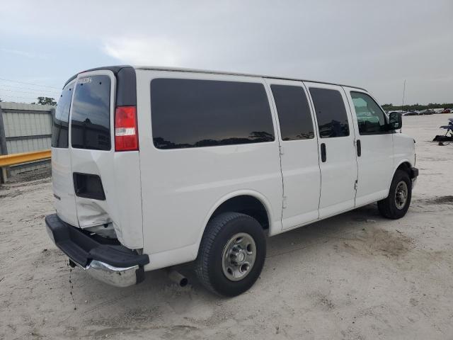 1GAWGFFG3J1325887 - 2018 CHEVROLET EXPRESS G2 LT WHITE photo 3