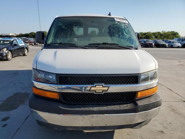 1GAWGFFG9H1334779 - 2017 CHEVROLET EXPRESS G2 LT WHITE photo 5