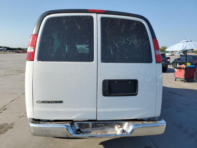 1GAWGFFG9H1334779 - 2017 CHEVROLET EXPRESS G2 LT WHITE photo 6