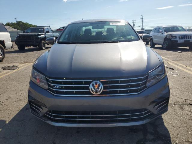 1VWDT7A39HC072221 - 2017 VOLKSWAGEN PASSAT R-LINE Grau Foto 5