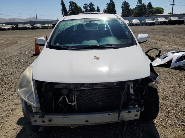 3N1CN7AP2CL917969 - 2012 NISSAN VERSA S WHITE photo 5