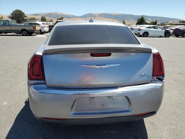 2C3CCAEG4HH630907 - 2017 CHRYSLER 300C SILVER photo 6