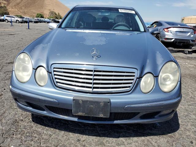 WDBUF83J15X176121 - 2005 MERCEDES-BENZ E 500 4MATIC BLUE photo 5