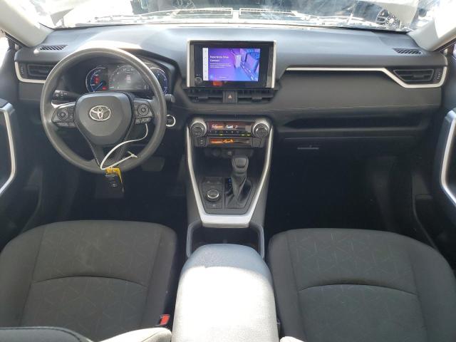 4T3RWRFV5PU100548 - 2023 TOYOTA RAV4 XLE 银色 照片 8