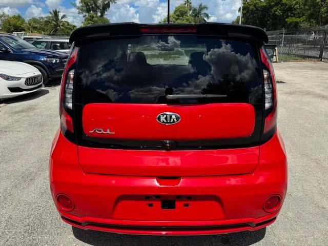 KNDJP3A53K7665383 - 2019 KIA SOUL + RED photo 6