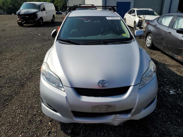 2T1KU4EE7CC795163 - 2012 TOYOTA MATRIX SILVER photo 5