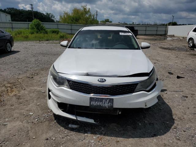 5XXGT4L37JG217466 - 2018 KIA OPTIMA LX WHITE photo 5