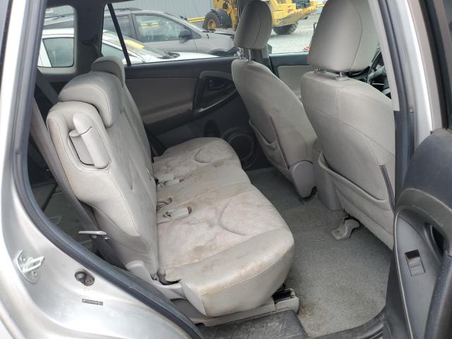 2T3JF4DV4BW126747 - 2011 TOYOTA RAV4 银色 照片 11