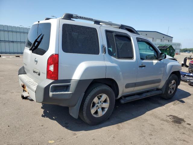 5N1AN0NW0DN812924 - 2013 NISSAN XTERRA X SILVER photo 3