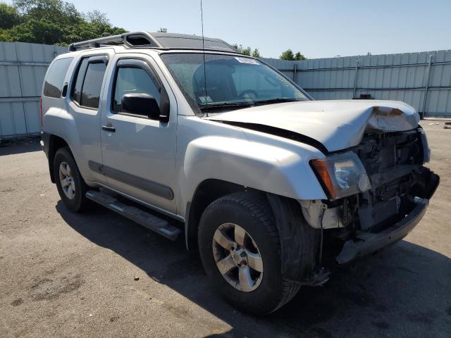 5N1AN0NW0DN812924 - 2013 NISSAN XTERRA X SILVER photo 4